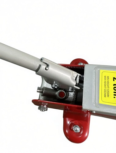 Домкрат гидравлический подкатной TOR г/п 2,0 т 135-330